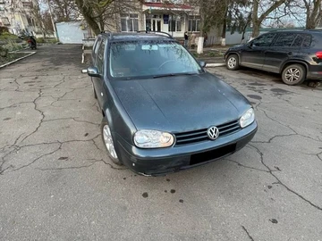 Авто Volkswagen Golf 2003 № 8236578