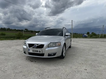 Авто Volvo V50 2011 № 8237370