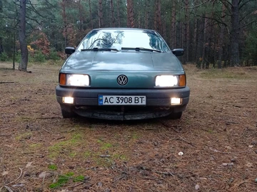 Авто Volkswagen Passat Sedan 1989 № 8237391