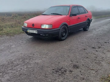 Авто Volkswagen Passat Sedan 1991 № 8237956