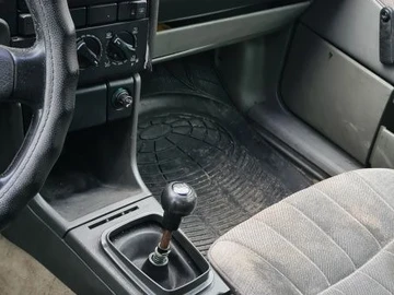 Авто Volkswagen Passat Variant 1990 № 8237963