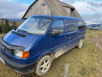 Авто Volkswagen Transporter 2000 № 8238234