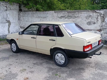 Авто ВАЗ 21099 1992 № 8239107