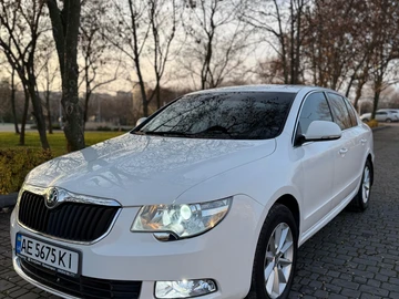 Авто Skoda Superb 2012 № 8239174