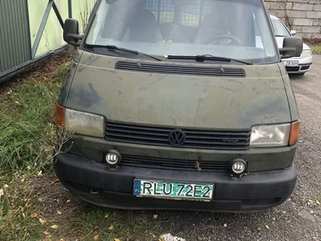 Авто Volkswagen Transporter 2000 № 8239438