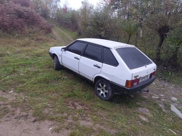 Авто ВАЗ 2109 1993 № 8239439