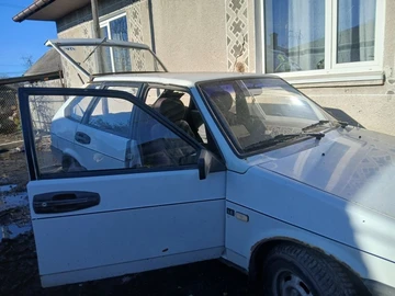 Авто ВАЗ 2109 1991 № 8239561