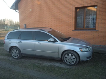 Авто Volvo V50 2010 № 8239642