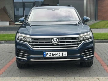 Авто Volkswagen Touareg 2019 № 8239760