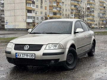 Авто Volkswagen Passat Variant 2004 № 8240055