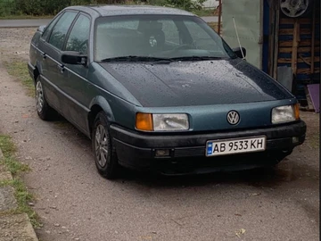 Авто Volkswagen Passat Sedan 1990 № 8240201
