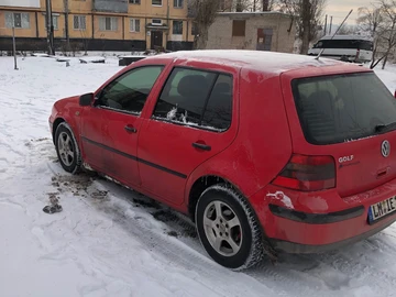 Авто Volkswagen Golf 1998 № 8240404