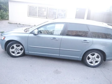 Авто Volvo V50 2011 № 8240729