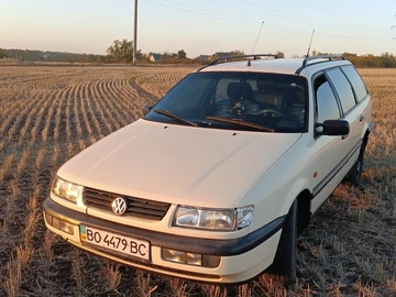 Авто Volkswagen Passat Variant 1994 № 8240806