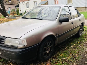 Авто Opel Vectra 1990 № 8240813