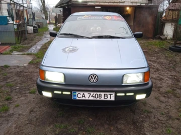 Авто Volkswagen Passat Sedan 1991 № 8241147