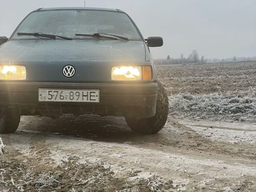 Авто Volkswagen Passat Variant 1992 № 8241406