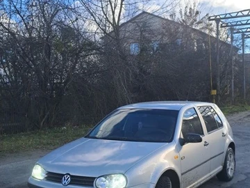 Авто Volkswagen Golf 1999 № 8241423