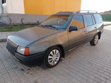 Авто Opel Kadett 1990 № 8241633