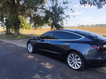 Авто Tesla Model 3 2019 № 8241652