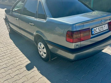 Авто Volkswagen Passat Sedan 1994 № 8241669