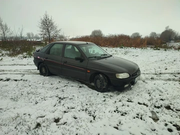 Авто Ford Escort 1995 № 8242179
