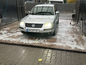 Авто Volkswagen Passat Sedan 2001 № 8242304