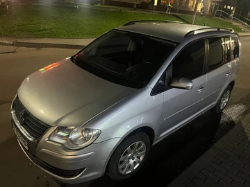 Авто Volkswagen Touran 2007 № 8242522