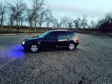 Авто Volkswagen Golf 2002 № 8242843