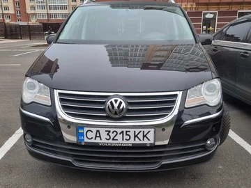 Авто Volkswagen Touran 2007 № 8243100