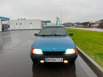 Авто Opel Kadett 1985 № 8243134