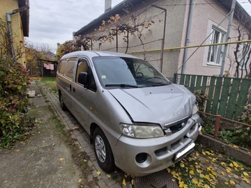 Авто Hyundai H200 2001 № 8243149