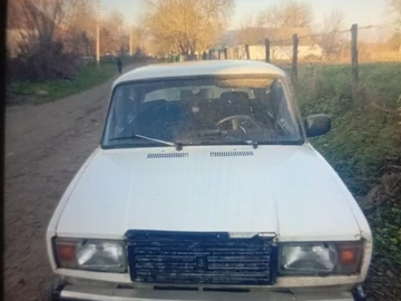 Авто ВАЗ 2107 1992 № 8243475