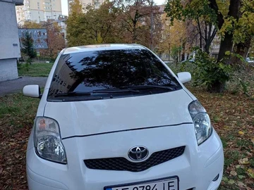 Авто Toyota Yaris 2011 № 8243963