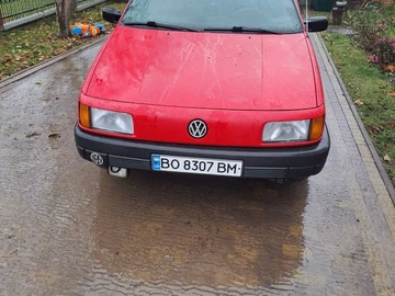 Авто Volkswagen Passat Variant 1989 № 8244352