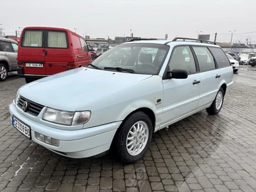 Авто Volkswagen Passat Variant 1995 № 8244436