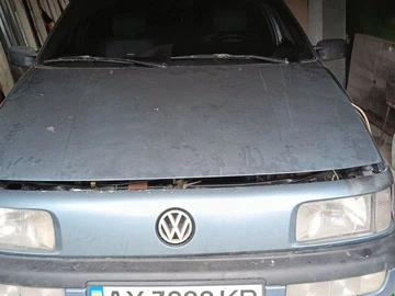 Авто Volkswagen Passat Variant 1990 № 8244699