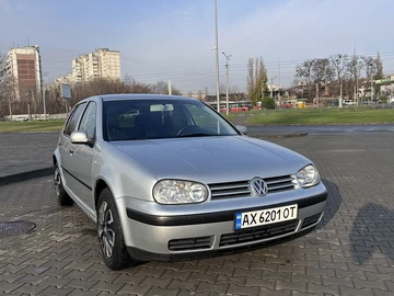 Авто Volkswagen Golf 2001 № 8244707