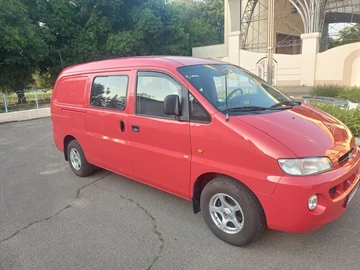 Авто Hyundai H200 1999 № 8244862