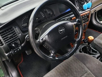 Авто Opel Vectra 1997 № 8245065