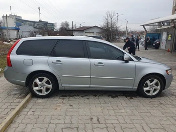 Авто Volvo V50 2012 № 8245246