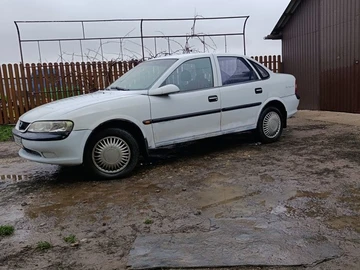 Авто Opel Vectra 1998 № 8245604