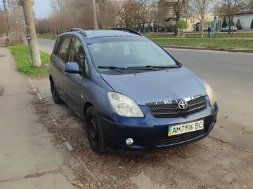 Авто Toyota Corolla Verso 2003 № 8245658