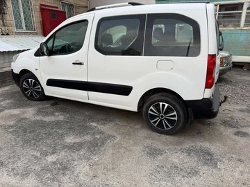 Авто Peugeot Partner 2011 № 8246168
