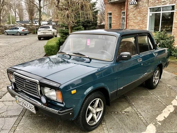 Авто ВАЗ 2107 2004 № 8247432
