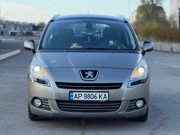 Авто Peugeot 5008 2012 № 8247843