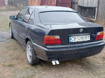 Авто BMW 3 Серия 1993 № 8248004