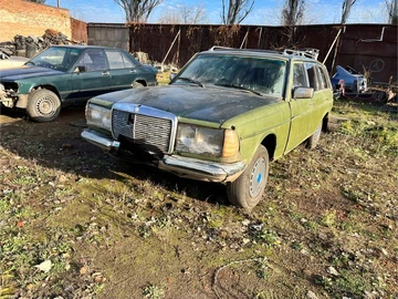 Авто Mercedes 200 1983 № 8248600