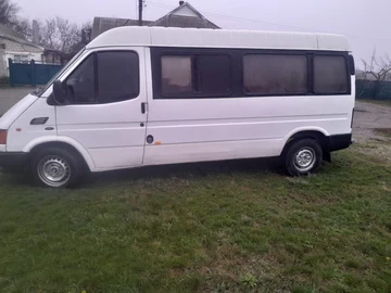 Авто Ford Transit 2000 № 8248697
