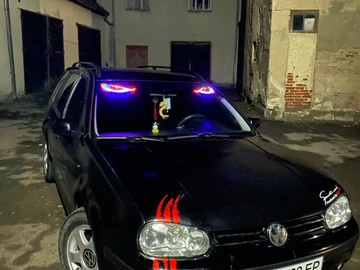 Авто Volkswagen Golf 1999 № 8248712